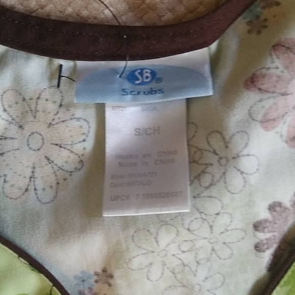 5/$20 Small green scrub shirt w/ colorful flowers - Picture 2 of 4